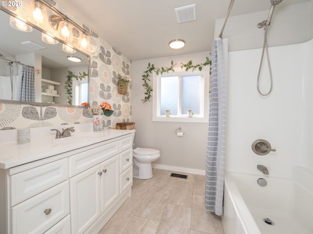 1220 10TH St, Oregon City, OR 97045