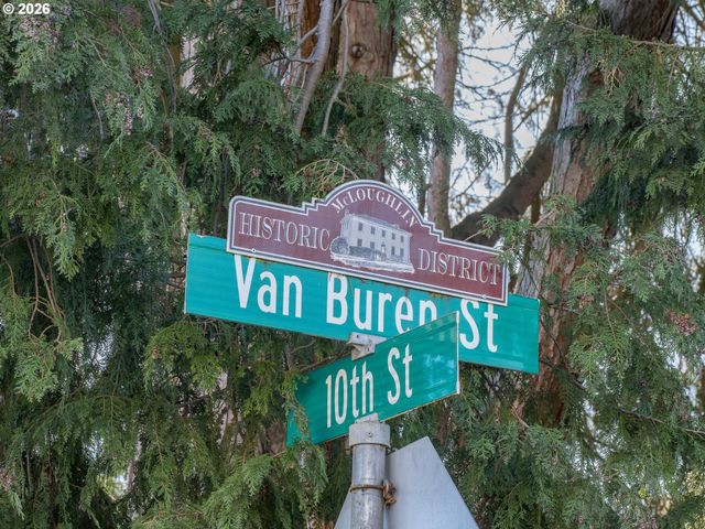 1220 10TH St, Oregon City, OR 97045