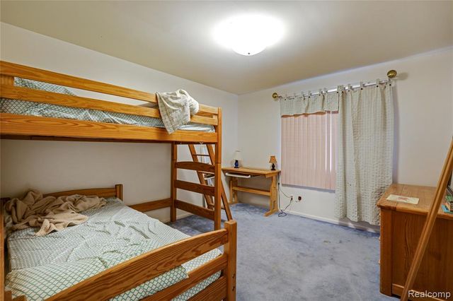 1321 Highland Meadows, Flint, MI 48532