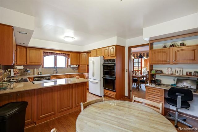 1321 Highland Meadows, Flint, MI 48532