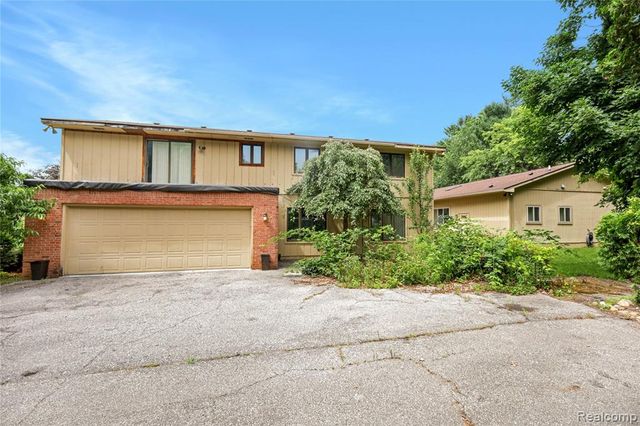 1321 Highland Meadows, Flint, MI 48532