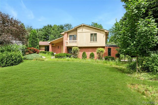 1321 Highland Meadows, Flint, MI 48532