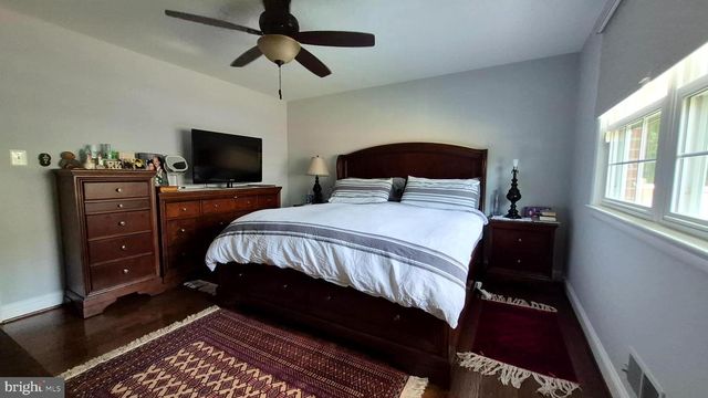 1719 MELBOURNE DR, Mclean, VA 22101