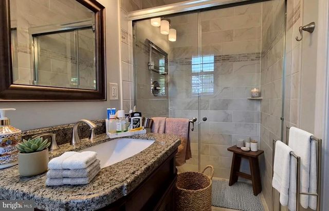 1719 MELBOURNE DR, Mclean, VA 22101