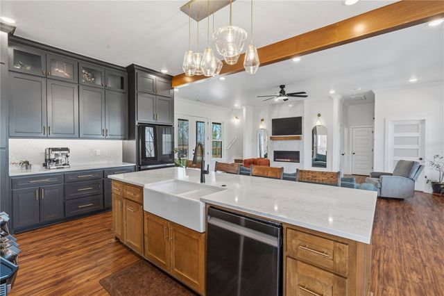 21665 Griggs Road, Springdale, AR 72762