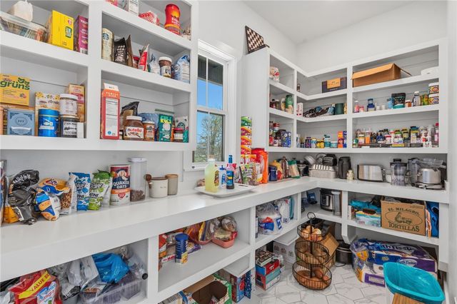 21665 Griggs Road, Springdale, AR 72762