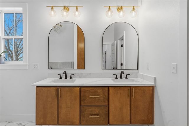 21665 Griggs Road, Springdale, AR 72762