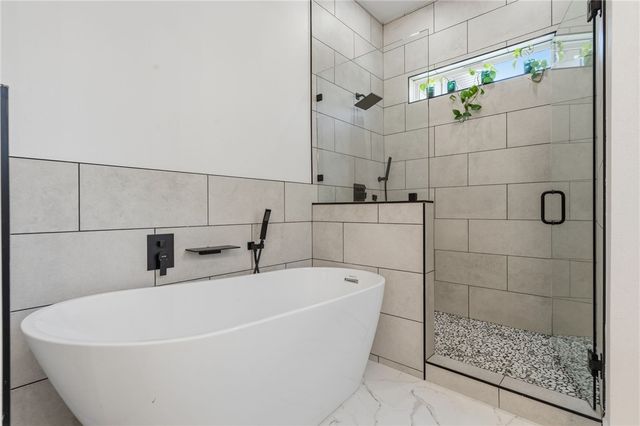 21665 Griggs Road, Springdale, AR 72762