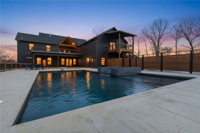 21665 Griggs Road, Springdale, AR 72762