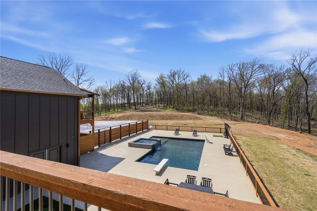 21665 Griggs Road, Springdale, AR 72762