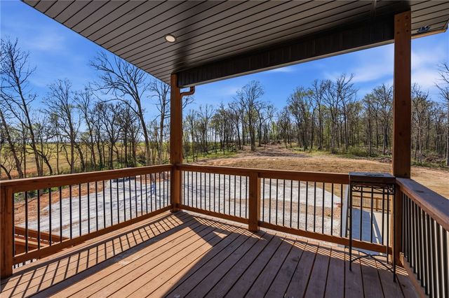 21665 Griggs Road, Springdale, AR 72762