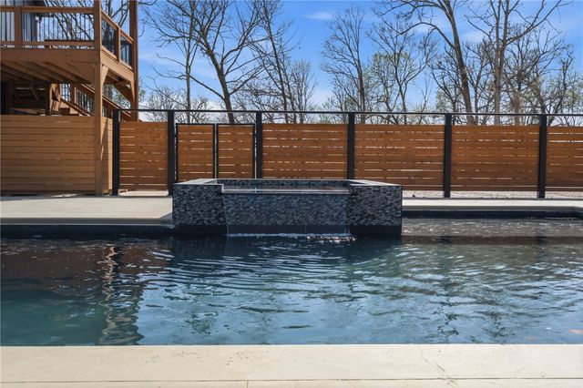 21665 Griggs Road, Springdale, AR 72762