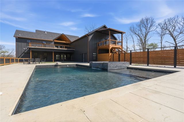 21665 Griggs Road, Springdale, AR 72762