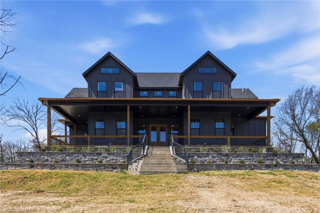 21665 Griggs Road, Springdale, AR 72762