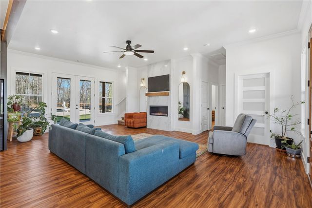 21665 Griggs Road, Springdale, AR 72762