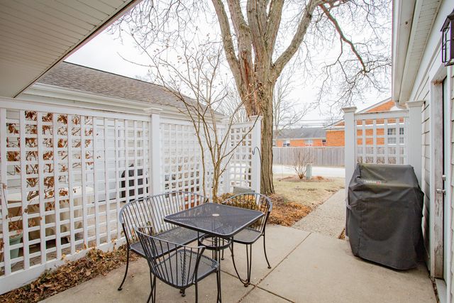 1410 Pebblecreek Drive, Glenview, IL 60025