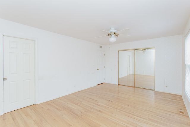 1410 Pebblecreek Drive, Glenview, IL 60025