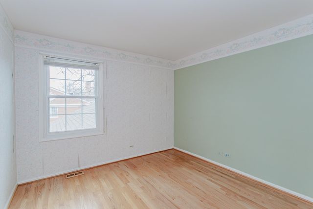 1410 Pebblecreek Drive, Glenview, IL 60025