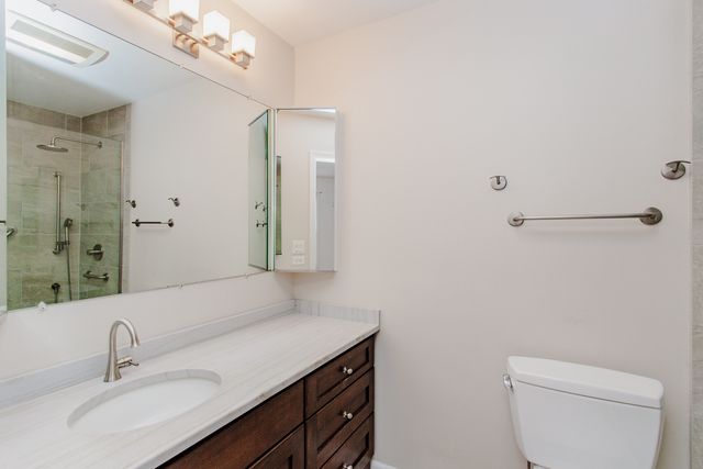 1410 Pebblecreek Drive, Glenview, IL 60025