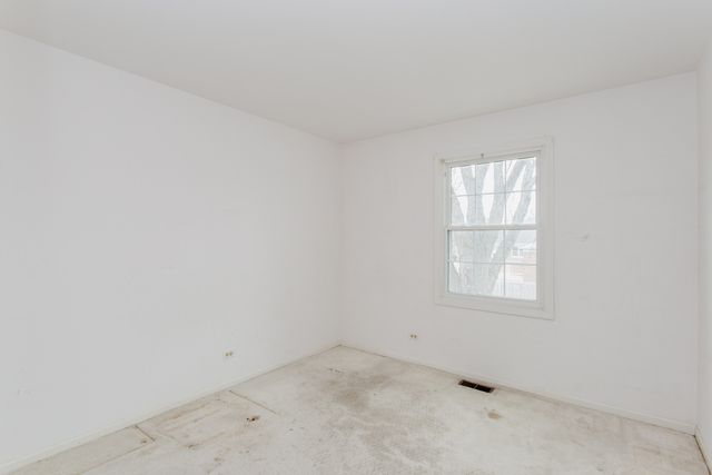 1410 Pebblecreek Drive, Glenview, IL 60025