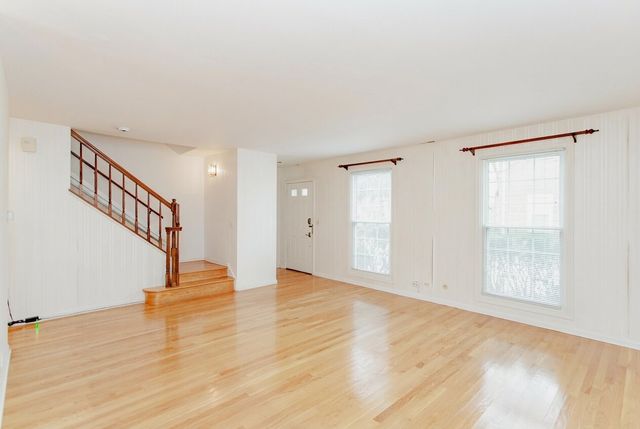 1410 Pebblecreek Drive, Glenview, IL 60025