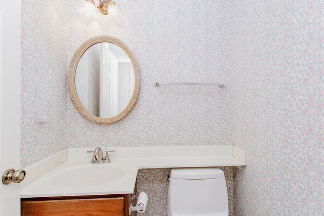 1410 Pebblecreek Drive, Glenview, IL 60025