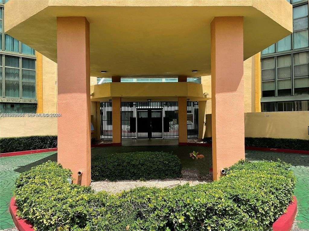 11750 SW 18th St 525, Miami, FL 33175