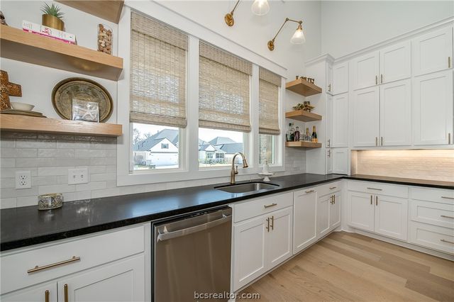 3317 Stoneleigh Road, Bryan, TX 77808