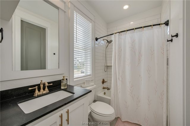 3317 Stoneleigh Road, Bryan, TX 77808