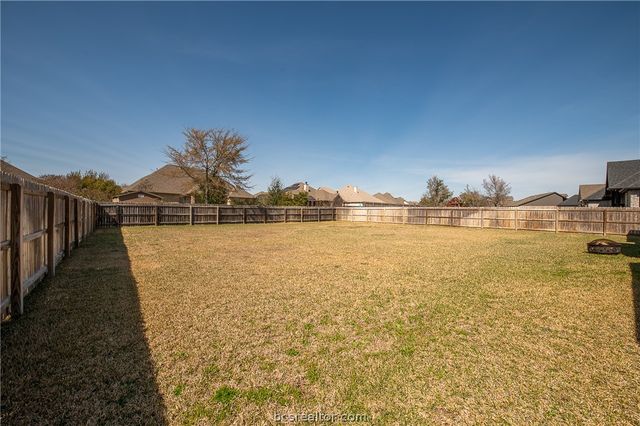3317 Stoneleigh Road, Bryan, TX 77808