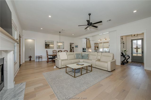 3317 Stoneleigh Road, Bryan, TX 77808