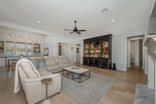 3317 Stoneleigh Road, Bryan, TX 77808