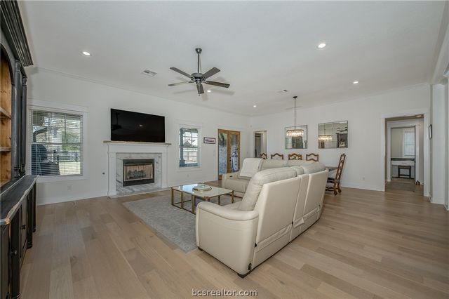 3317 Stoneleigh Road, Bryan, TX 77808