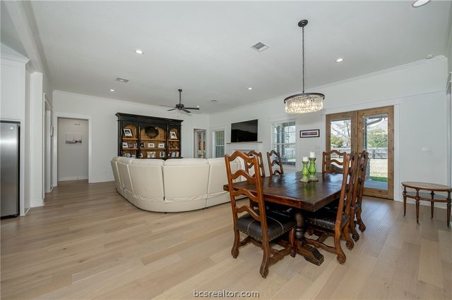 3317 Stoneleigh Road, Bryan, TX 77808