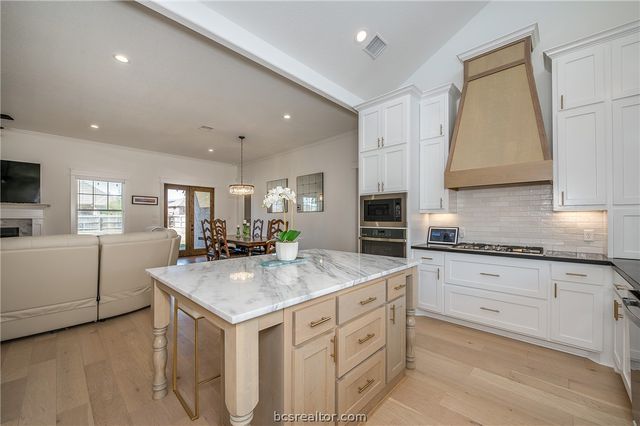 3317 Stoneleigh Road, Bryan, TX 77808