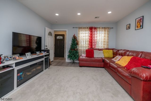 65 Rutgers St, Irvington Twp., NJ 07111