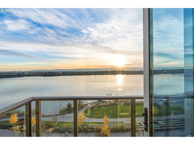 590 WATERFRONT Way 604, Vancouver, WA 98660