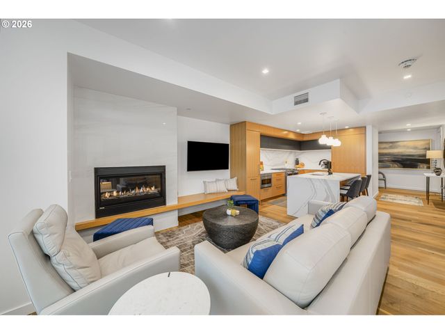 590 WATERFRONT Way 604, Vancouver, WA 98660