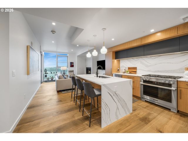 590 WATERFRONT Way 604, Vancouver, WA 98660