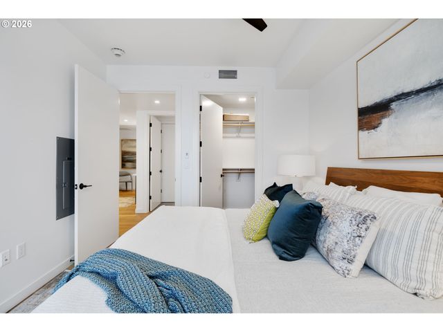 590 WATERFRONT Way 604, Vancouver, WA 98660