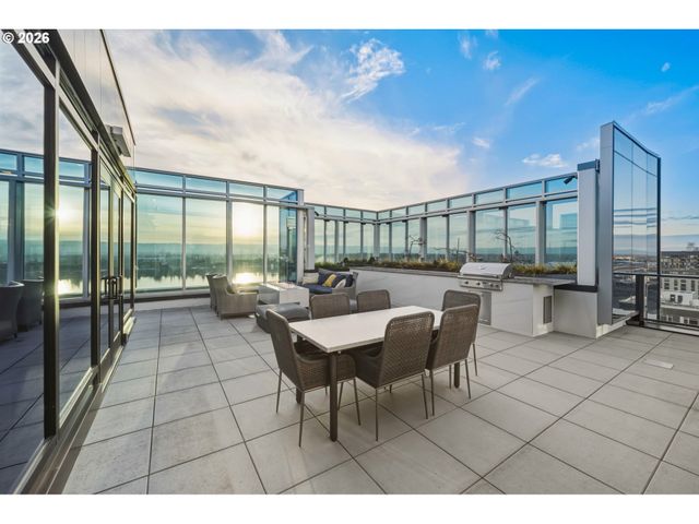 590 WATERFRONT Way 604, Vancouver, WA 98660