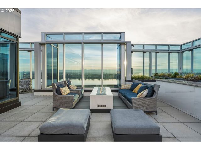 590 WATERFRONT Way 604, Vancouver, WA 98660