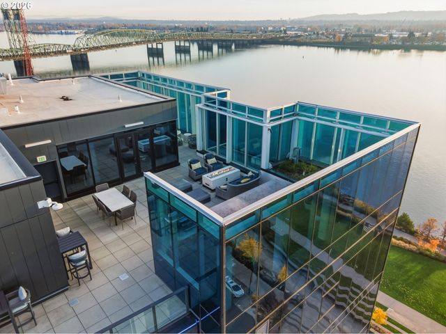 590 WATERFRONT Way 604, Vancouver, WA 98660