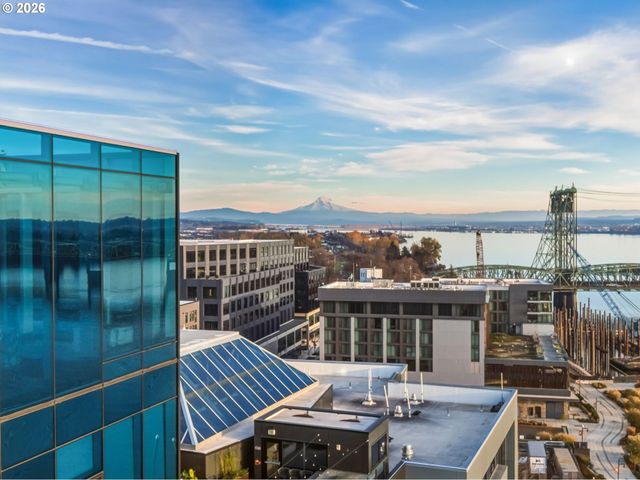 590 WATERFRONT Way 604, Vancouver, WA 98660