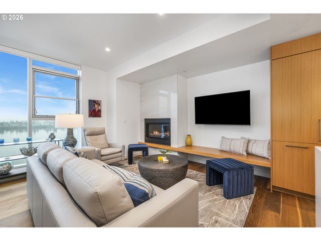 590 WATERFRONT Way 604, Vancouver, WA 98660