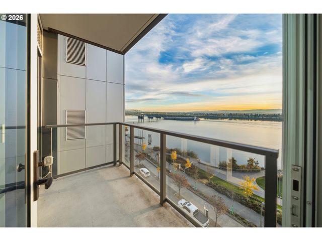 590 WATERFRONT Way 604, Vancouver, WA 98660
