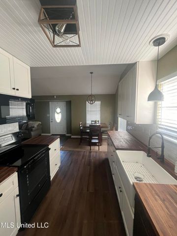 1652 Thomas Street, Horn Lake, MS 38637
