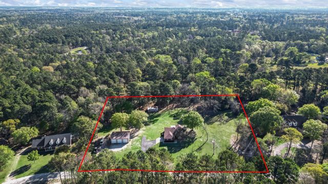 13 Westwood Drive, Huntsville, TX 77320