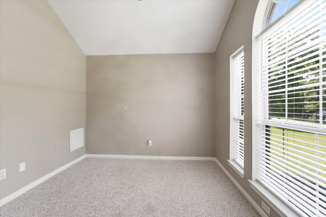 13 Westwood Drive, Huntsville, TX 77320