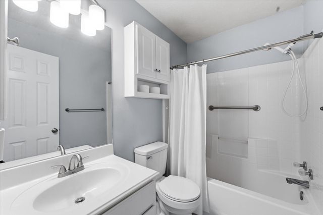 13 Westwood Drive, Huntsville, TX 77320